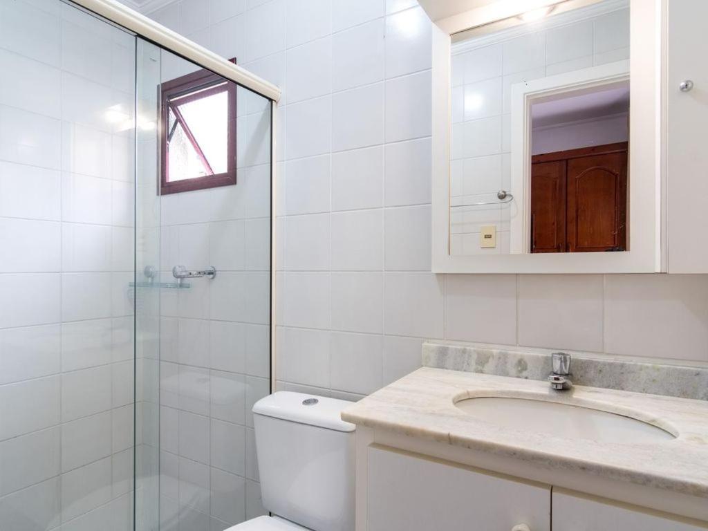 Apartamento Espacoso Com Ar Condicionado E Wi-Fi, A 100 Metros Da Praia - Edificio Estoril 우바투바 외부 사진