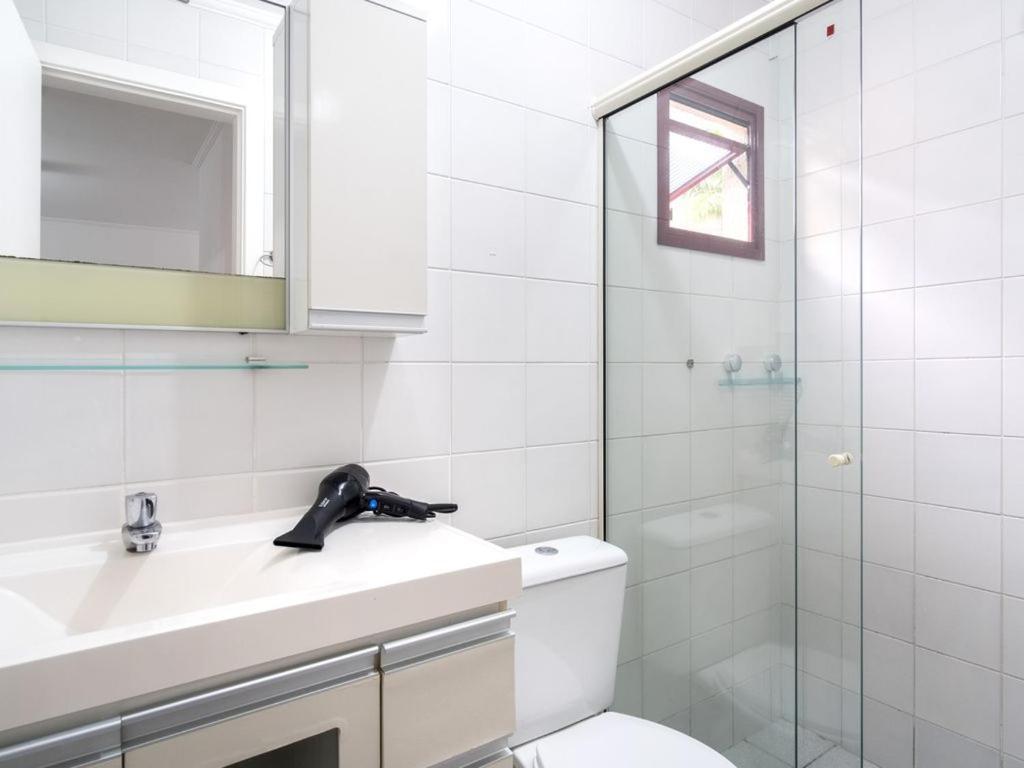 Apartamento Espacoso Com Ar Condicionado E Wi-Fi, A 100 Metros Da Praia - Edificio Estoril 우바투바 외부 사진